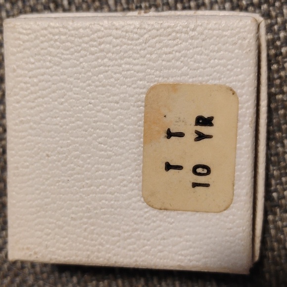 Delta Airlines 10 Yr Tie Tac - Picture 4 of 4